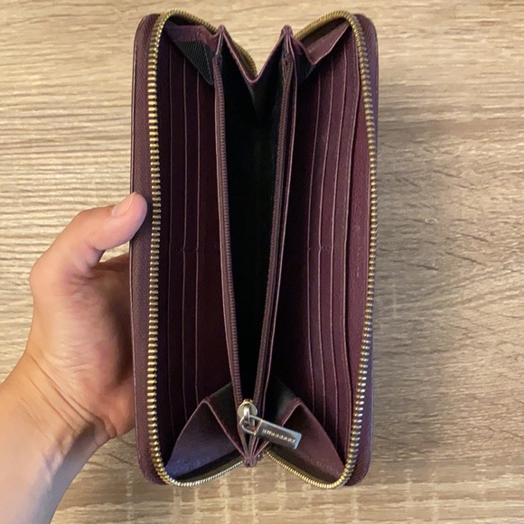 💜 BURBERRY  Leather Continental Women’s Wallet - Picture 5 of 6